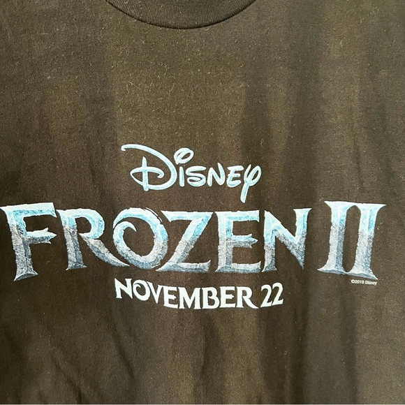 FROZEN II 2 (2019) Official Member Disney Credit Union Movie Promo T-Shirt M NEW - Picture 2 of 7